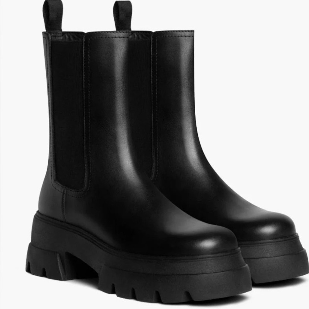 NIB Thursday Boot Company, Black Leather Chelsea Boot, style Reign